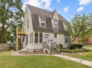 537 Hartford Ave, Aurora, IL 60506