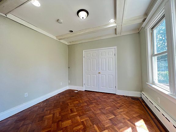 4th image of 899 S 19th St Floor 3