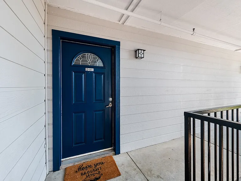 Crestwood Apartment Homes — Photo 16