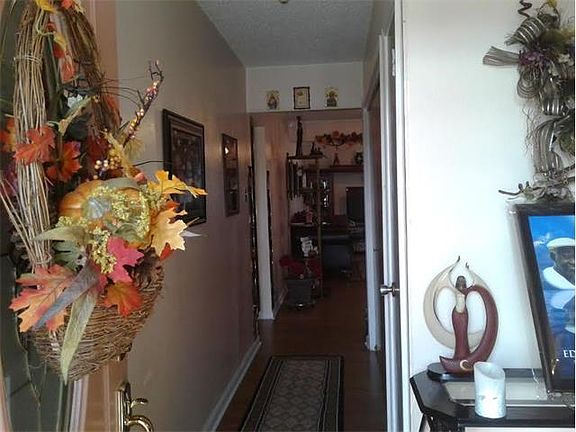 3rd image of 6718 Maumus Ave