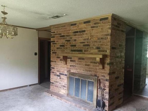 3rd image of 211 Lakecrest Ave