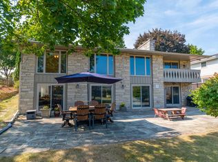 3322 N 105th St, Wauwatosa, WI 53222