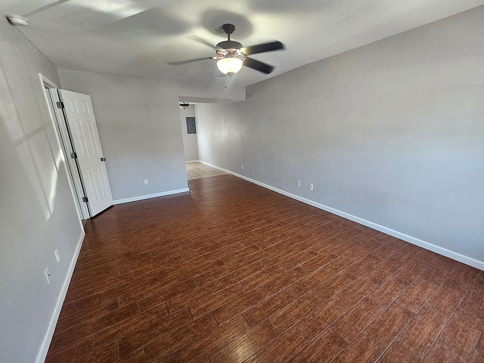 1st image of 16 Arbor Creek Dr