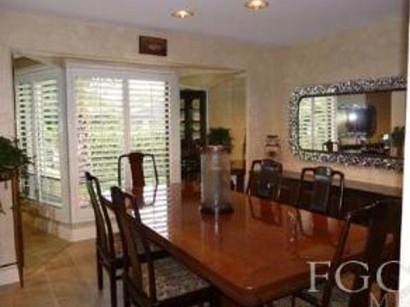 5th image of 5271 Westminster Dr