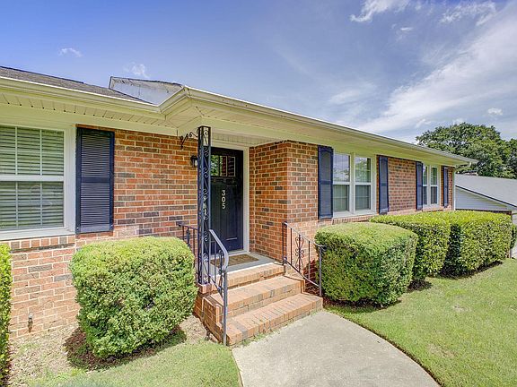 2nd image of 305 Mimosa Dr