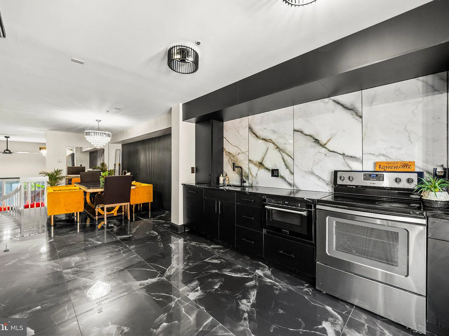 3 bed, 3.0 bath, 2144 sqft, $4,400 — Photo 3