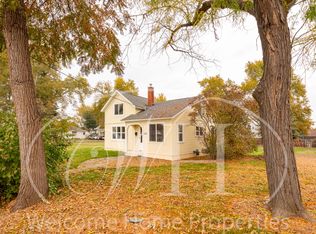 322 SW 1st St, College Place, WA 99324