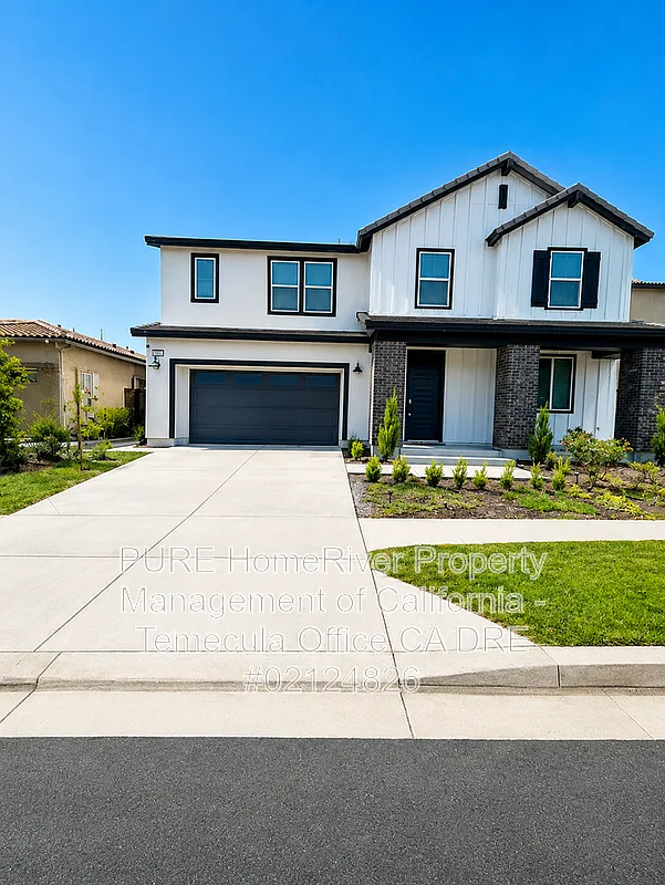 5 bed, 3.0 bath, 2900 sqft, $4,495 — Photo 1