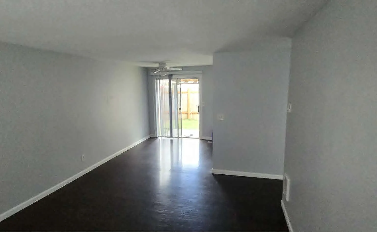 1 bed, 650 sqft, $1,150 — Photo 2