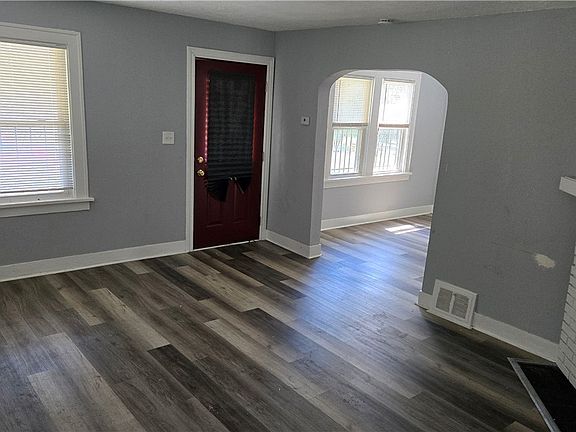 3rd image of 10017 Sandusky Ave