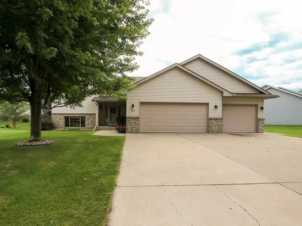 1610 Mahogany Ct SW, Hutchinson, MN 55350