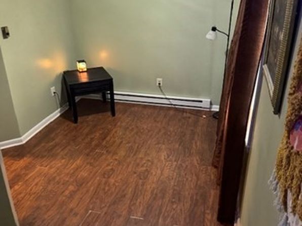 89 Mammoth Rd, Lowell, MA 01854