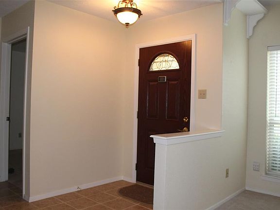4th image of 613 Shenandoah Ct
