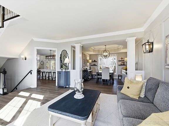 4th image of 39W722 Benton Ln