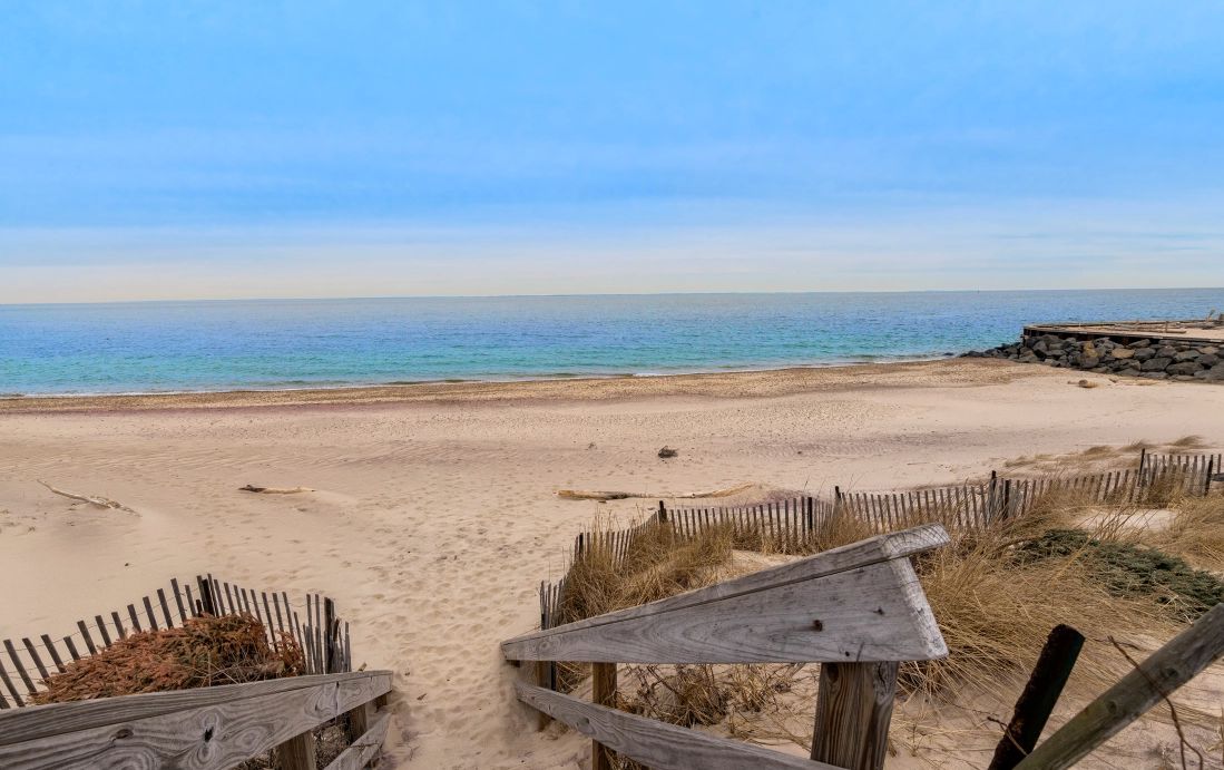  Private access to beach