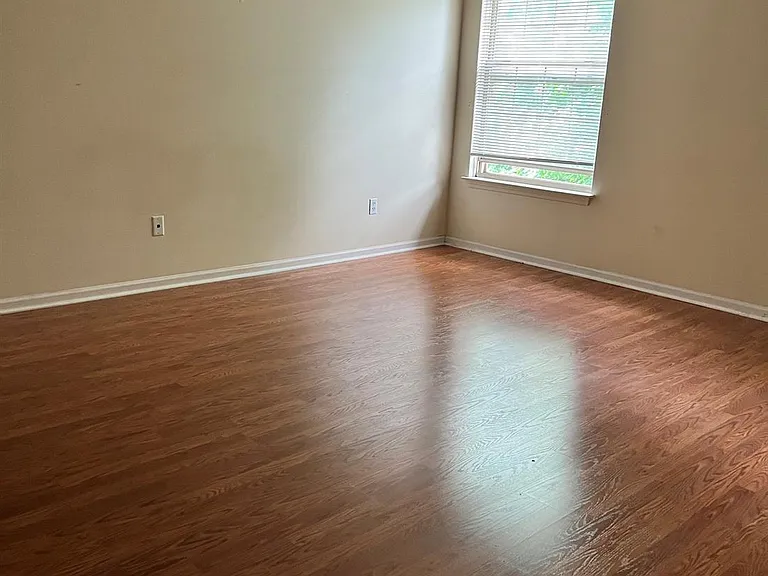 7446 Lacy Dr — Photo 4