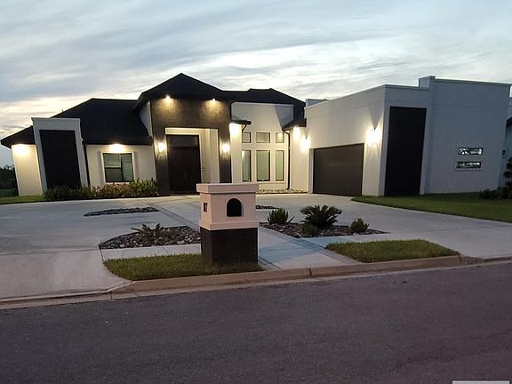 3rd image of 107 Canteros Dr