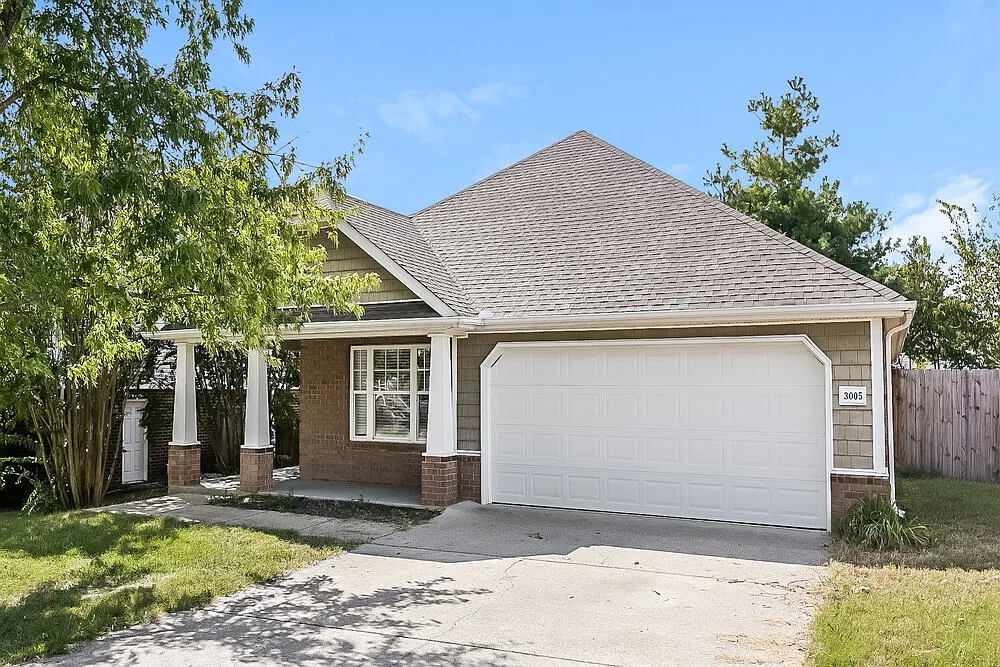 3 bed, 2.0 bath, 1656 sqft, $2,440 — Photo 4