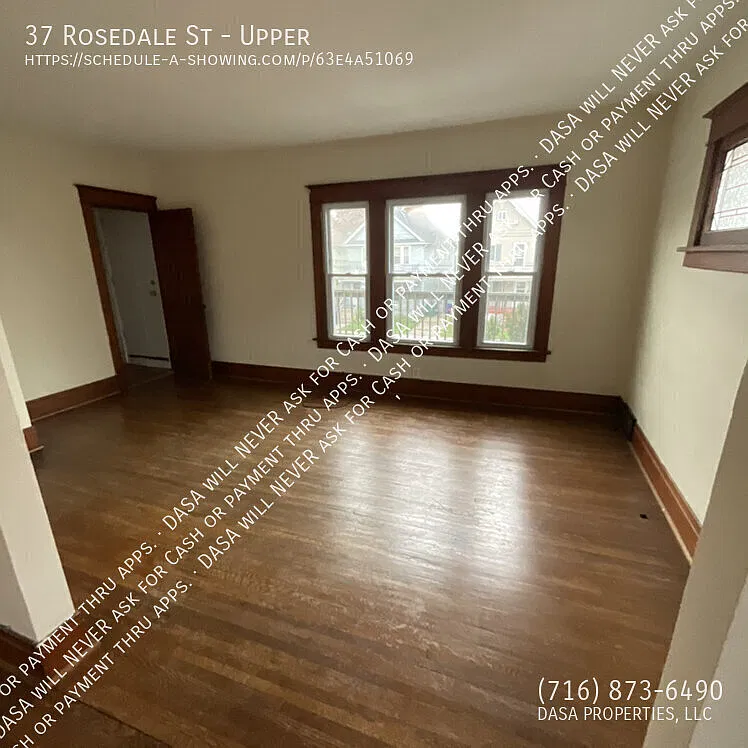 37 Rosedale Upper - 2 Bed / 1 Bath — Photo 4
