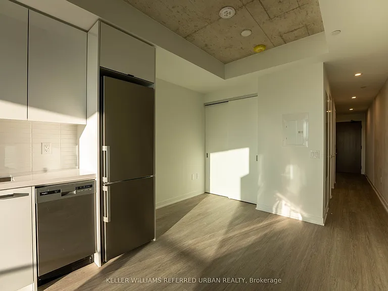 195 McCaul St #1215 — Photo 3