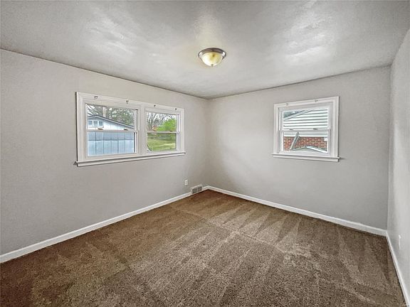 4th image of 190 W Saint Anthony Ln