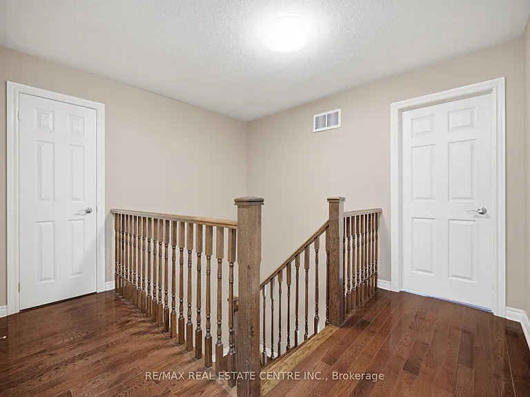 366 Hobbs Cres — Photo 25