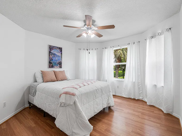 7087 NW 78th Pl — Photo 31