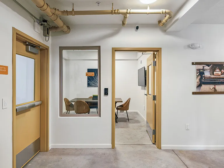 Pullman Lofts — Photo 53
