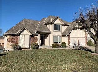 2392 NW Summerfield Dr, Lees Summit, MO 64081