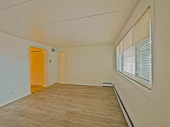 2nd image of 1605 S Water St APT 1