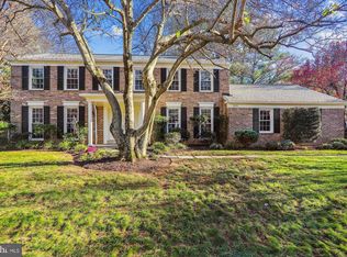 9228 Paddock Ln, Rockville, MD 20854