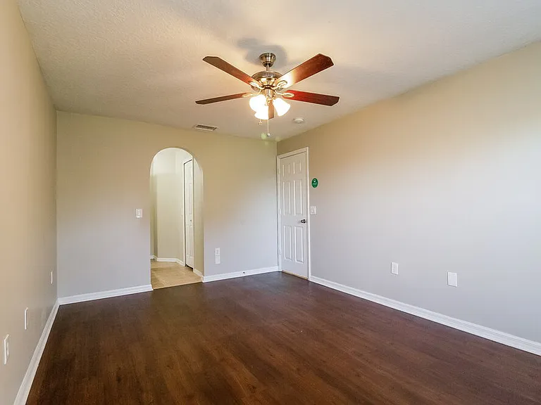 559 Grand Royal Cir — Photo 9