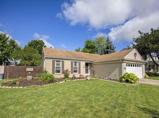 54475 Bradshaw Dr, New Baltimore, MI