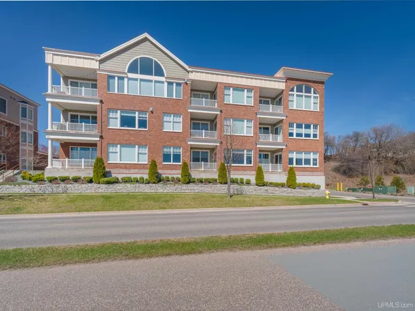 500 S Lakeshore Blvd #14, Marquette, MI 49855