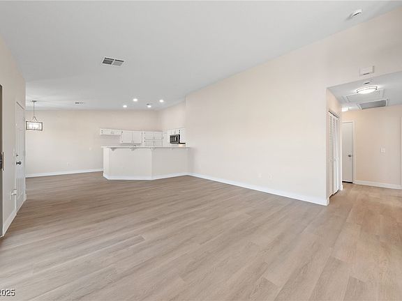 4th image of 2050 Los Feliz St Unit 133