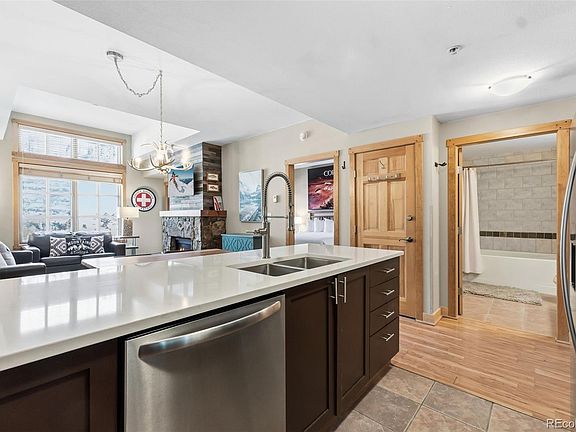 5th image of 910 Copper Road #621