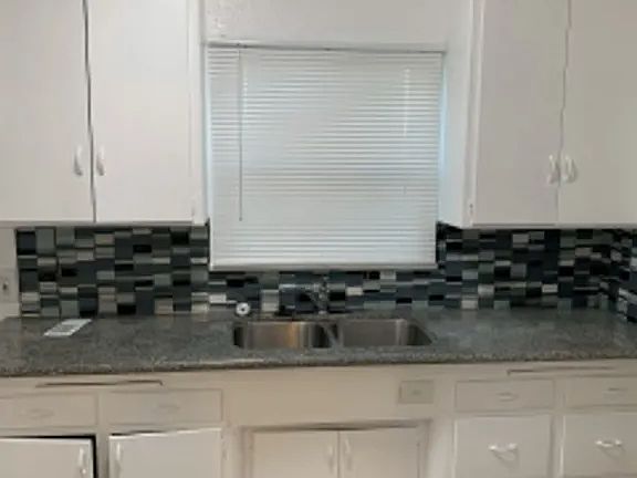 4th image of 1301 W 101st St #1303