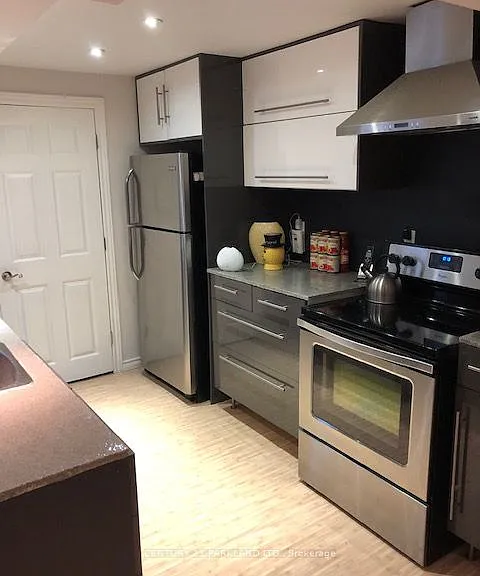 32 Attridge Dr #BASEMENT — Photo 4