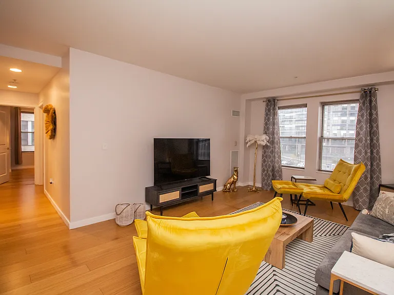 16 Miner St #401 — Photo 9