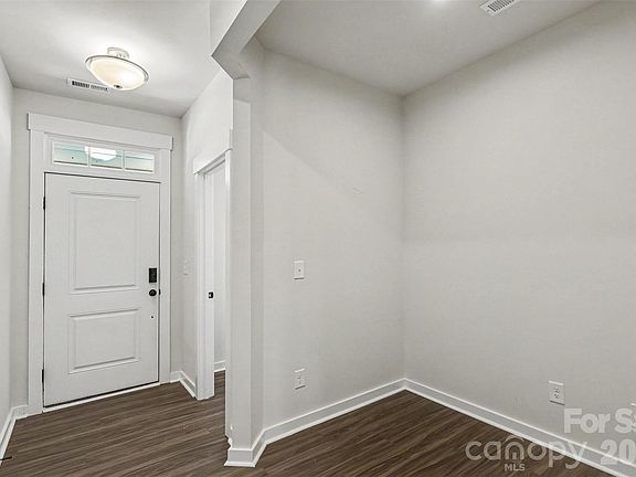 4th image of 9521 Munsing Dr