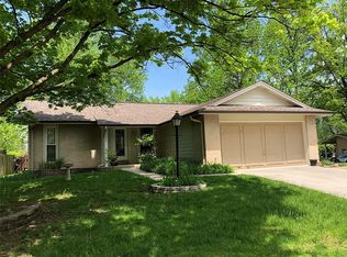2215 Arborview Dr, Maryland Heights, MO