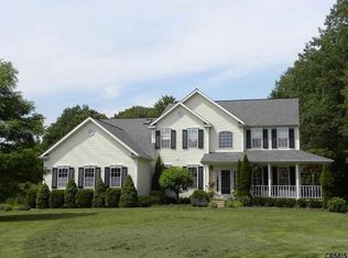 299B Riverview Rd, Clifton Park, NY 12065