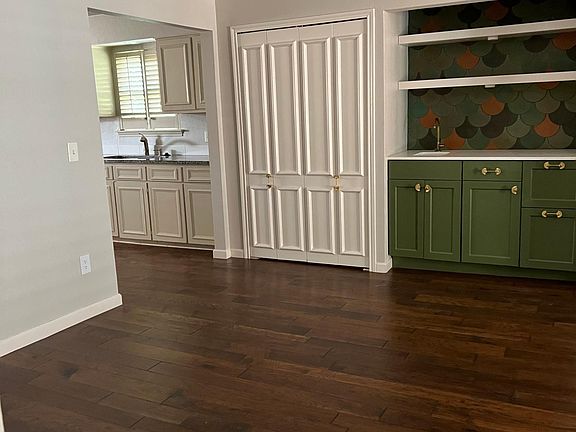 5th image of 7815 Broadway St APT 306