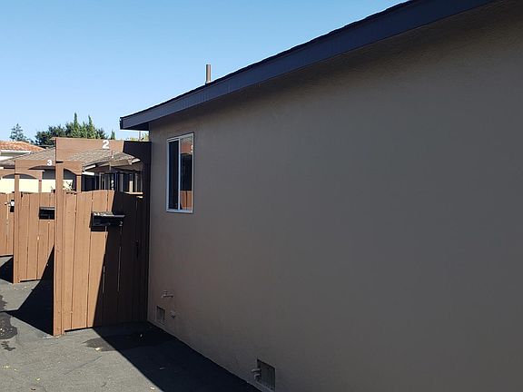 2nd image of 1452 El Camino Real APT 2