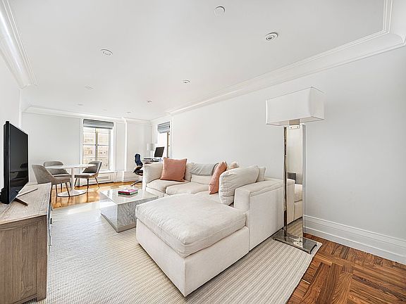 2nd image of 140 E 63rd St APT 12C