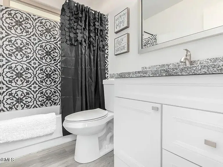 8759 W Grovers Ave — Photo 15