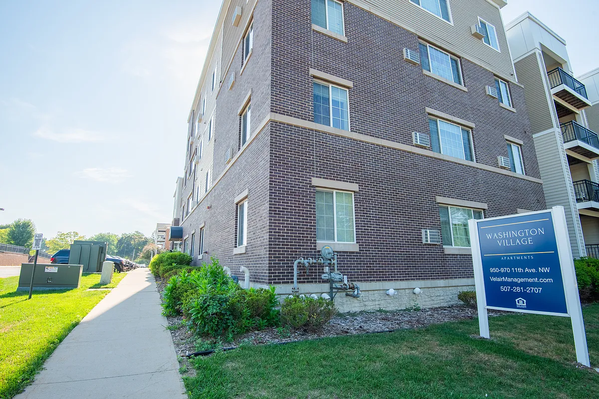 Building Photo - Washington Village West