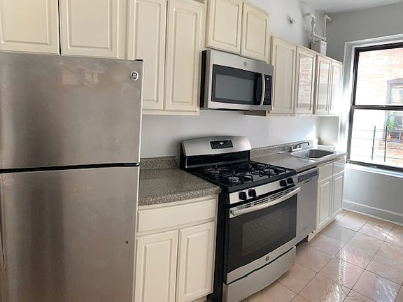 4th image of 427 Fort Washington Ave APT 5A