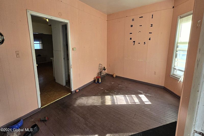 3rd image of 1075 Congress Street