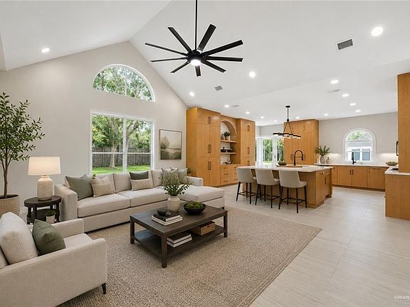 5th image of 600 Bluebird Ave